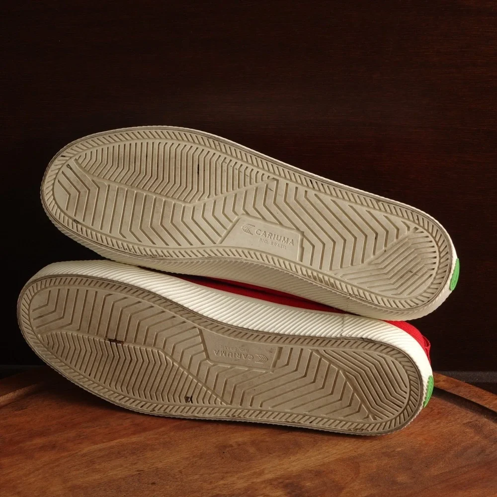 Cariuma Sneakers Unisex Size M10.5 W12 Red OCA Low Canvas Modern Casual Shoes